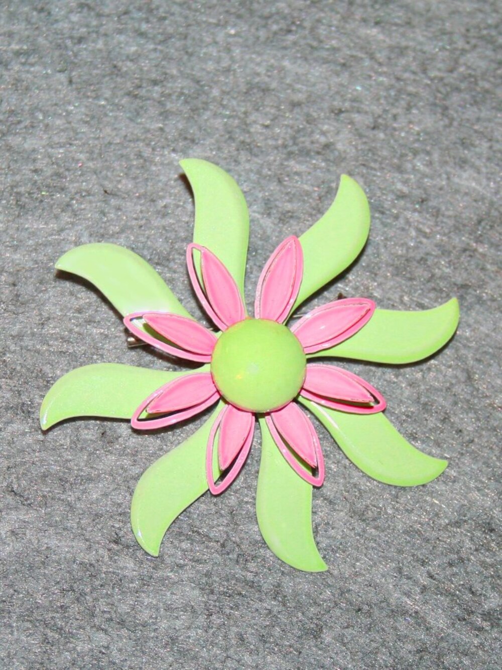 Vintage Flower Green / Pink Enameled Brooch Pin